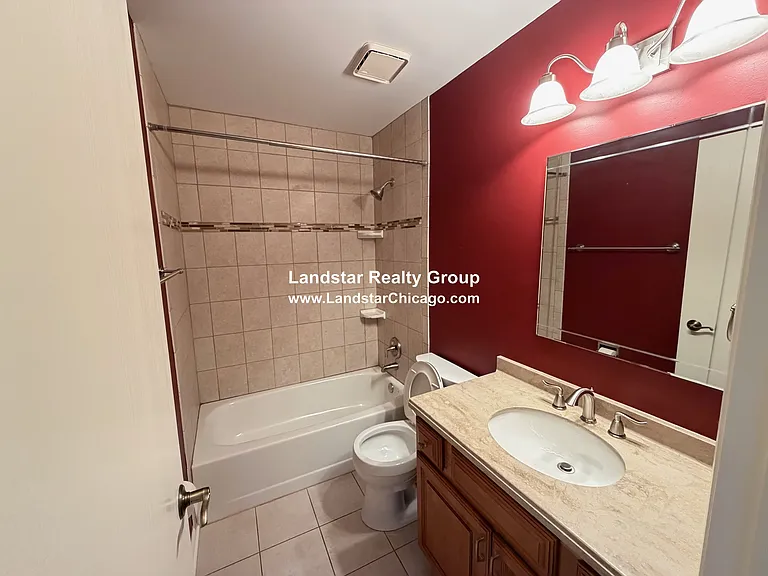 608 Berkley Ct #W2 — Photo 8