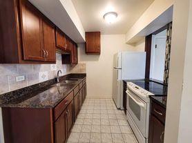 5101 N East River Rd, Chicago, IL