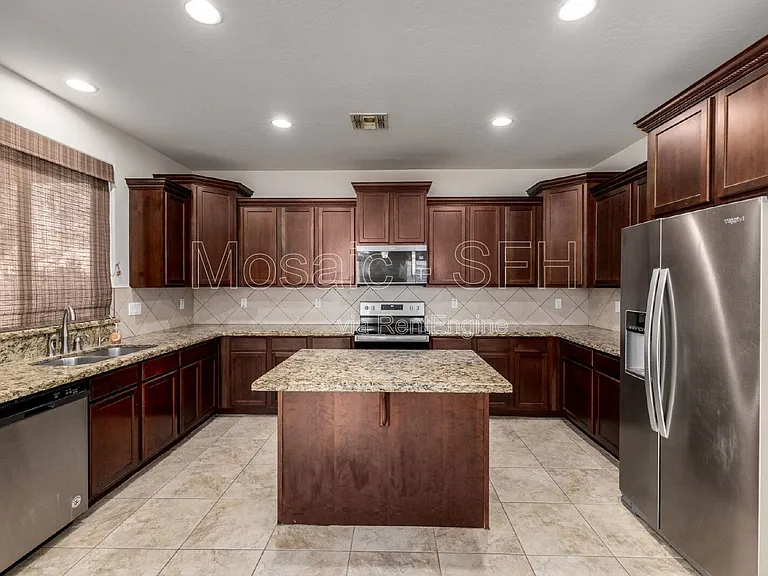 2656 E Boston St — Photo 11