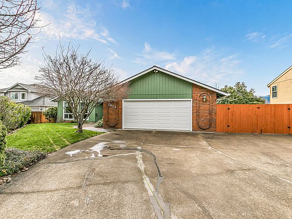 2nd image of 2854 Yvonne Rd