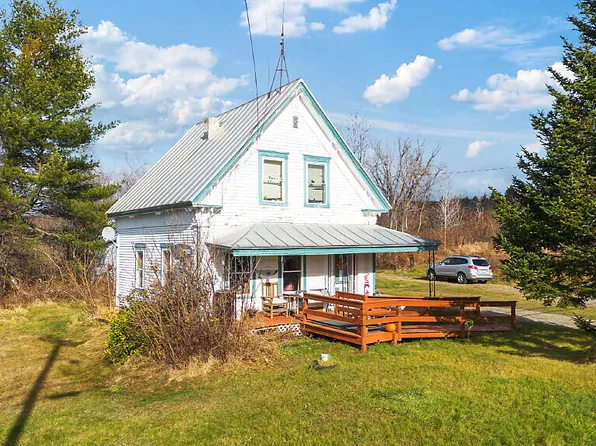 30 Anson Road, Starks, ME 04911