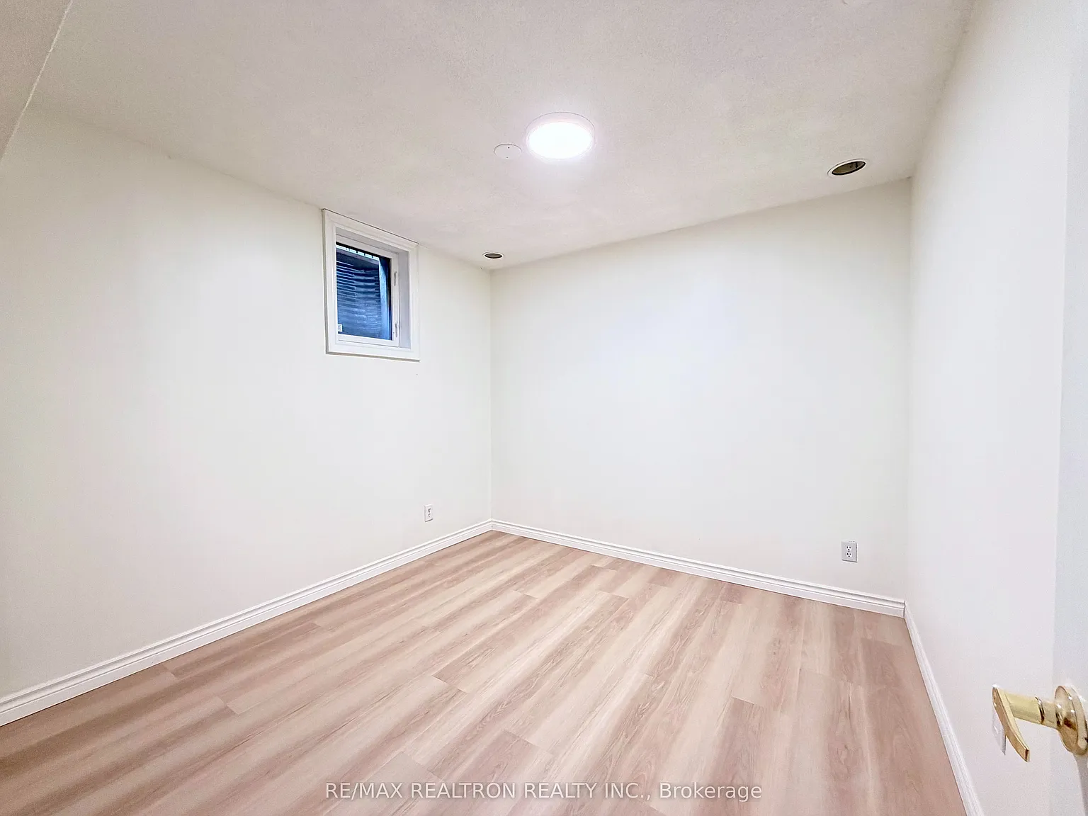 2 bed, $1,900 — Photo 3