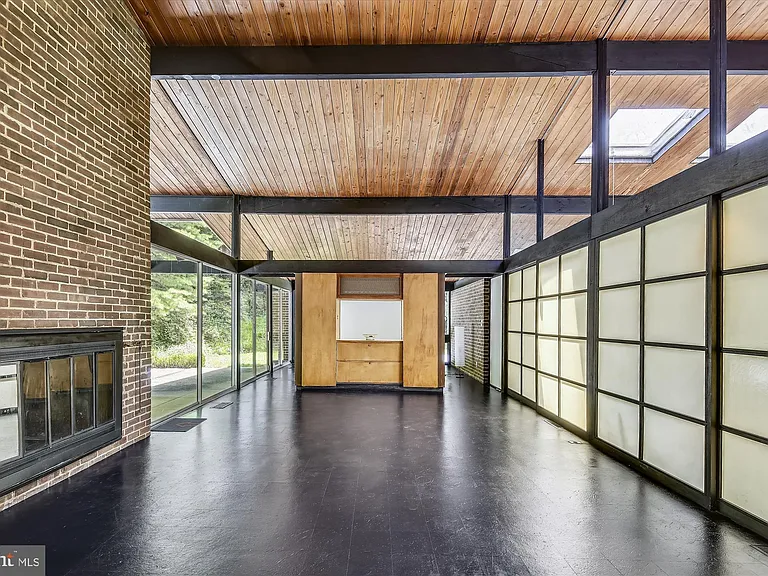 400 W Windsor Ave — Photo 10