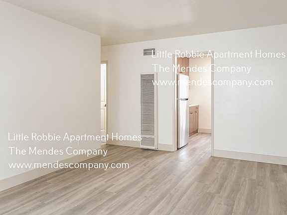 3rd image of 1756-1762 1/2 Robinson Ave #1760