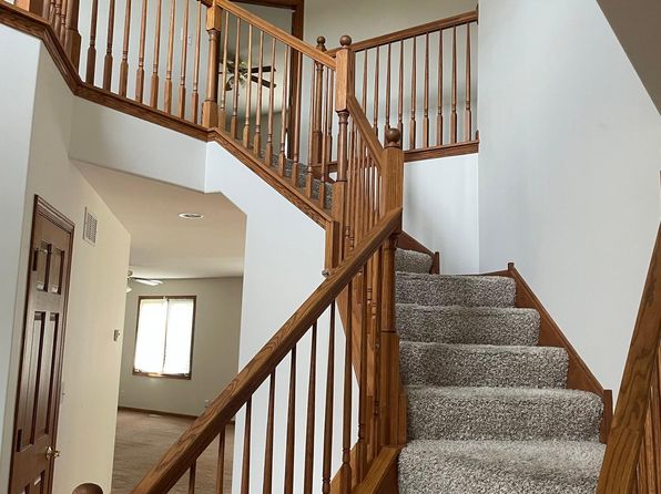 1006 Granite Dr, Manteno, IL 60950