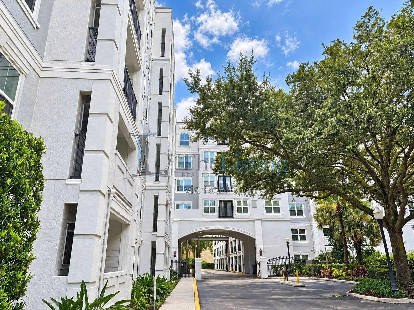 2 bed, 2.0 bath, 1215 sqft, $2,200 — Photo 2
