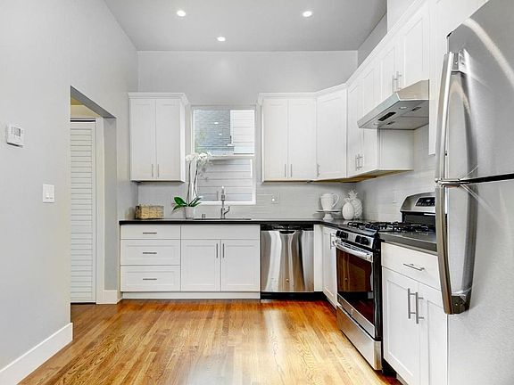 2nd image of 453 Roosevelt Ave