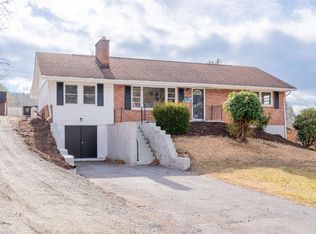 109 Robinhood Rd, Galax, VA 24333