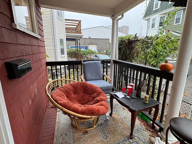 18 Sawyer Ter #A — Photo 19