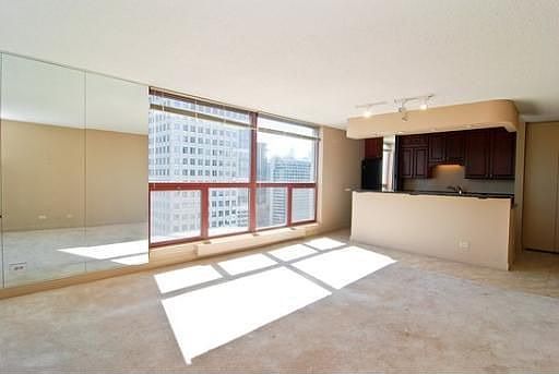 4th image of 200 N Dearborn St Unit 4403