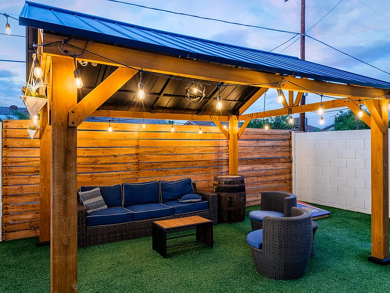 7302 E Portland St — Photo 18