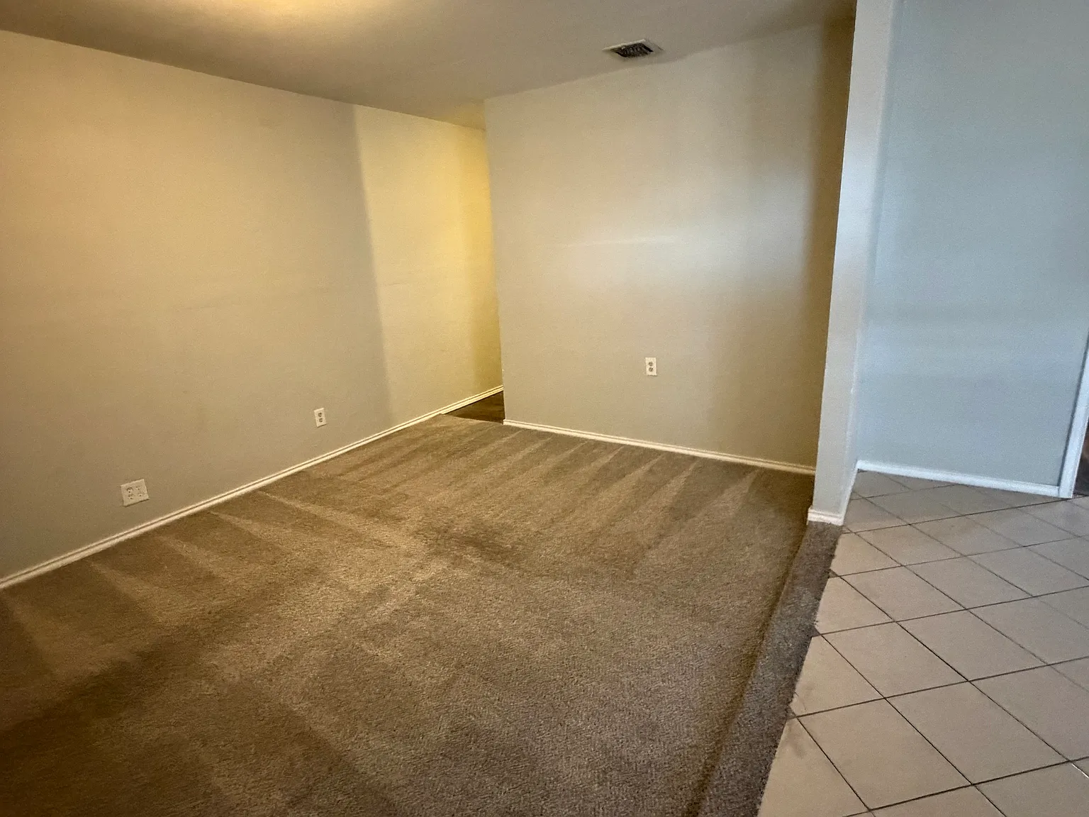 3 bed, 1452 sqft, $2,100 — Photo 4