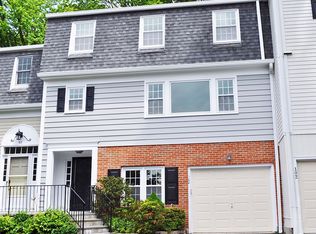 100 Greenwich Hills Dr, Greenwich, CT 06831