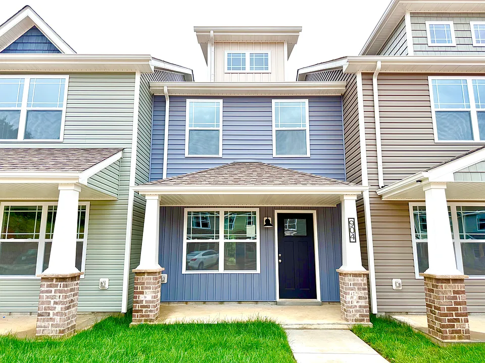 901 Peaceful Pl