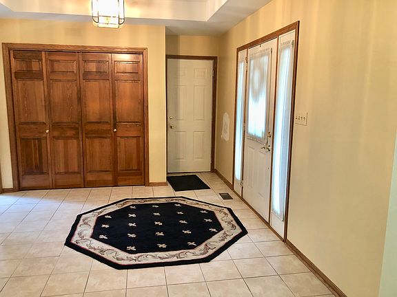 2nd image of 16940 S Meadowcrest Dr