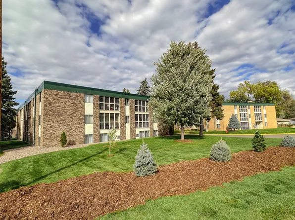 The Groves Apartments