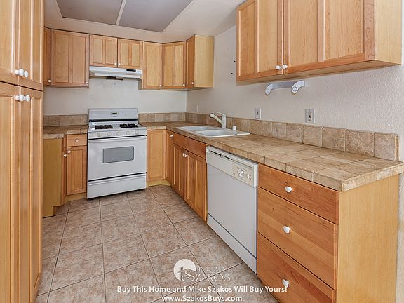 5th image of 1342 Hillcrest Dr #15