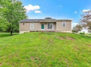 1 Sunrise Ct, Villa Ridge, MO 63089