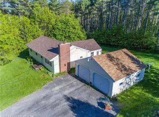 11 Maranacook Rd, Winthrop, ME 04364