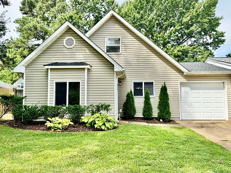 1423 Goldfinch Ln — Photo 38