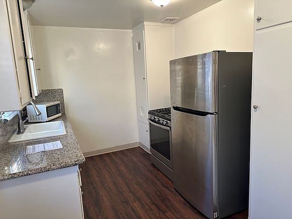 3rd image of 511 S Catalina Ave #1