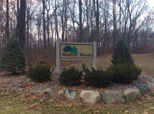 9093 Western Woods Dr, Kalamazoo, MI 49009