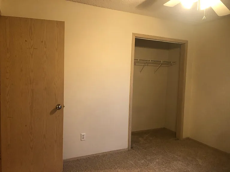 1900 N Caton Dr — Photo 13
