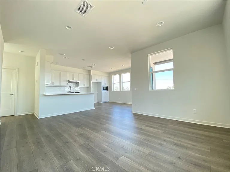 115 Fable — Photo 2