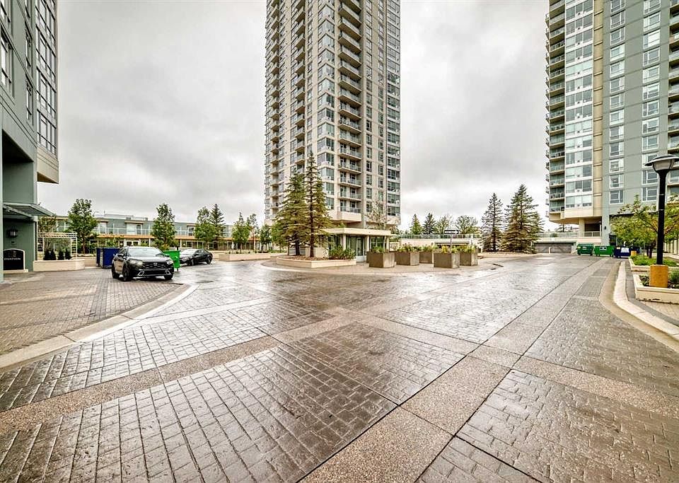1st image of 77 E Spruce Pl SW #1207