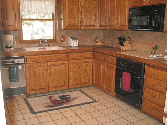 4th image of 915 Oakfield Dr