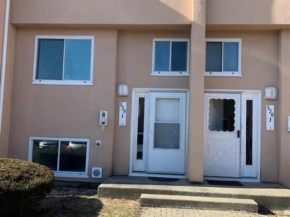 520 Shennecossett Rd APT I, Groton, CT 06340