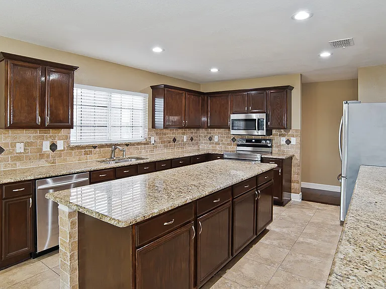 318 Kissimmee Dr — Photo 12