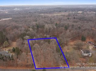 4010 Riverbend Dr SW, Grand Rapids, MI 49534