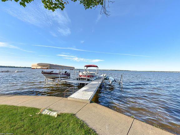 4th image of 815 E Lake Mitchell Dr #2