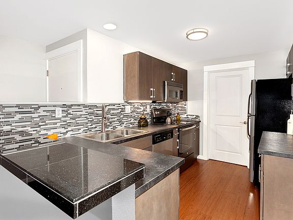 5th image of 714 Kirkland Cir APT A205