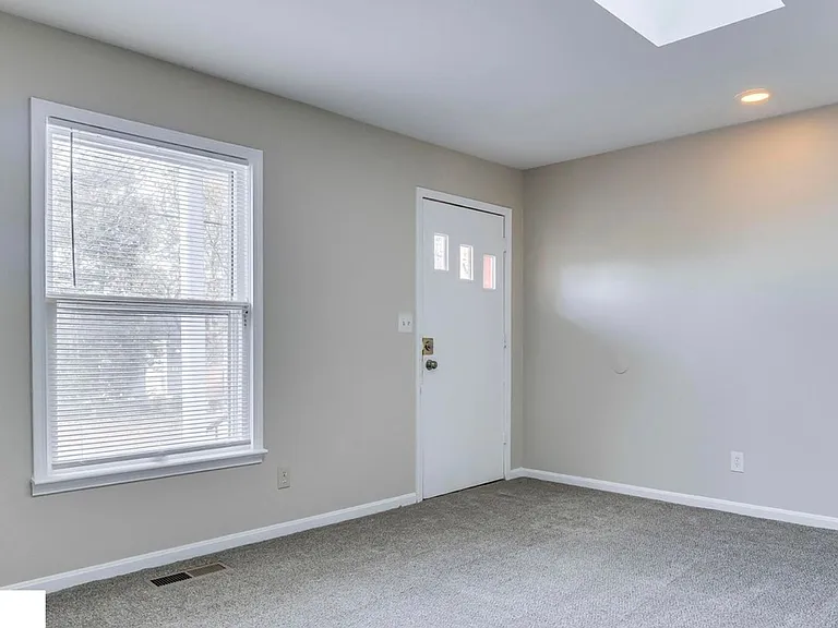 814 Franklin St — Photo 5