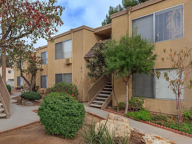 Sun Valley Gardens Apartments — Photo 33