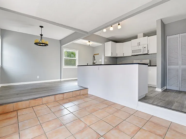 1200 Spruce St — Photo 13