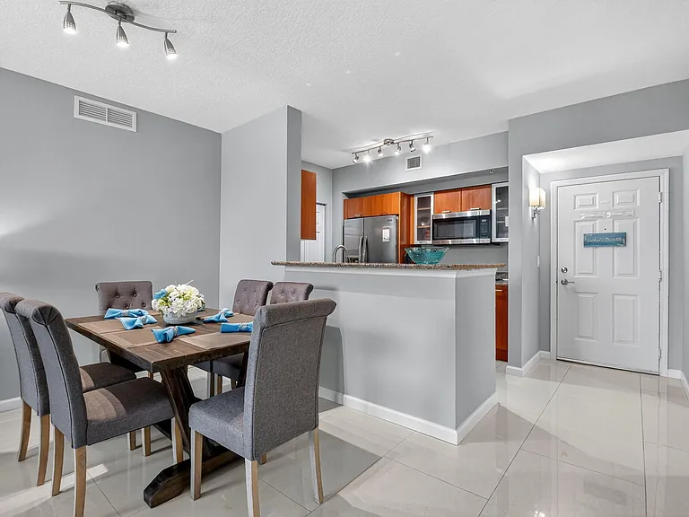 625 Casa Loma Blvd #306 — Photo 6