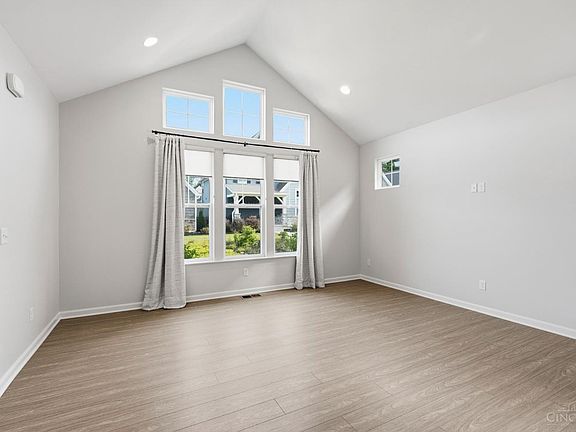 4th image of 970 Lavender Way