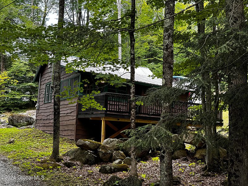 3rd image of 181 Mountain Lake North Shore Road