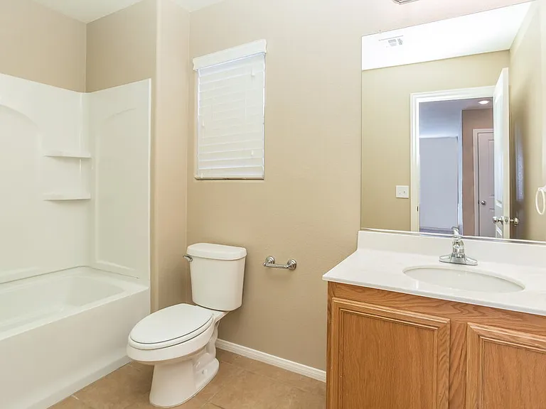 10731 Iona Island Ave — Photo 16