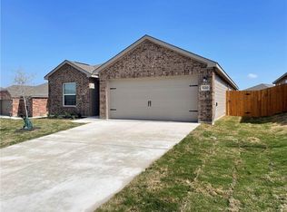 120 Fairfax Ln, Jarrell, TX 76537