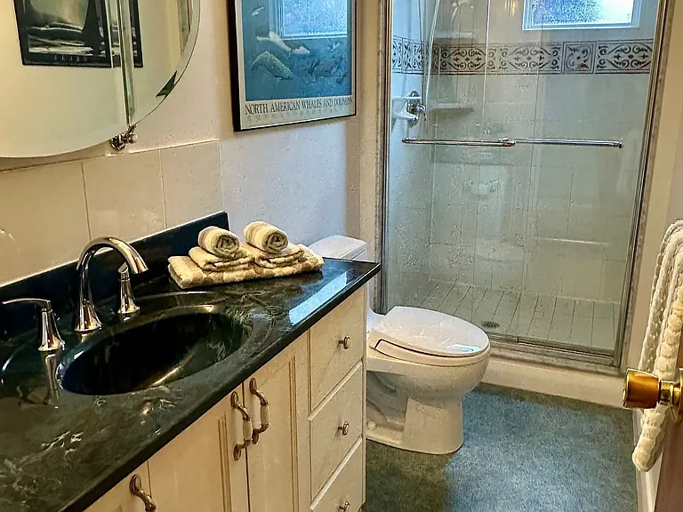 404 Trent St W — Photo 24