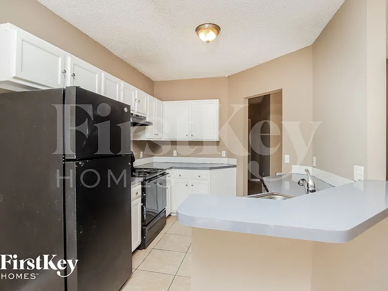 129 Admiral Cir — Photo 5