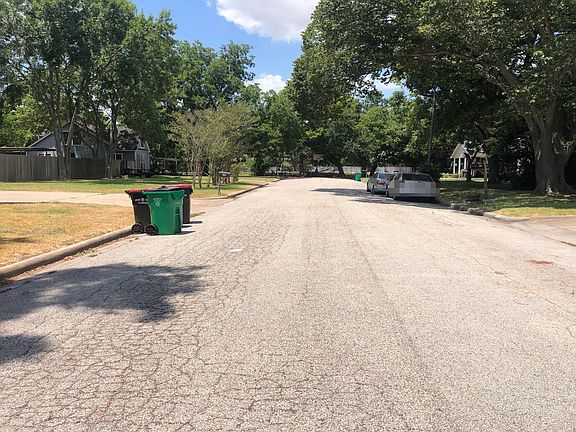 5th image of 1206 Olive St