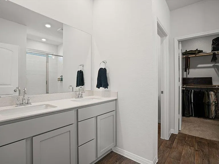 209 Connor Ln — Photo 17
