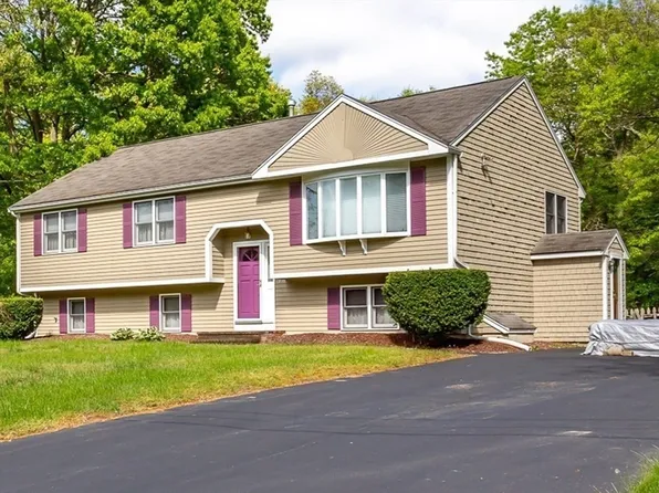190 Copley Dr, Taunton, MA 02780