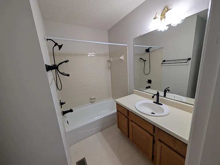 106 Bethany Ln — Photo 14