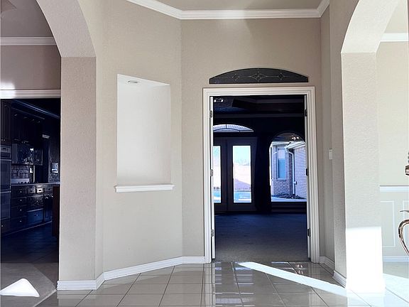 3rd image of 2102 Lakeview Loop